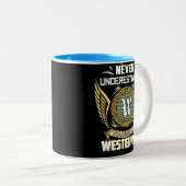 Never Underestimate The Power Of A Westerman Zweifarbige Tasse (VorderseiteRechts)