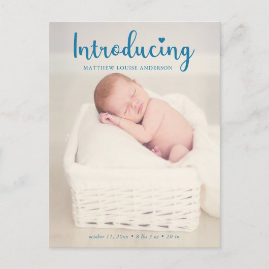 New Baby Boy Einführung Blue Elegant Modernes Foto Ankündigungspostkarte (Vorderseite)