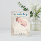 New Baby Boy Einführung Blue Elegant Modernes Foto Ankündigungspostkarte (Stehend Vorderseite)