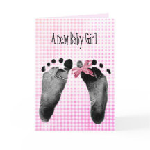 New Baby Girl Footprints auf Gingham