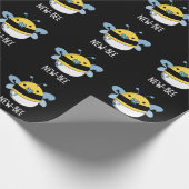 New Bees Funny Insect Bug Pun Dark BG Geschenkpapier (Ecke)
