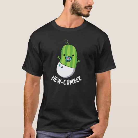 New cumber Funny Veggie Cucumber Pun Dark BG T-Shirt (Vorderseite)