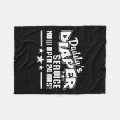 New Dad Father Shirt Daddys Diaper Service Now Ope Fleecedecke (Vorderseite (Horizontal))