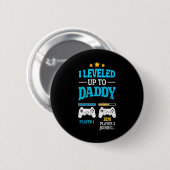 New Dad Fathers Day Leveled Up To Daddy 2026 Level Button (Vorne & Hinten)