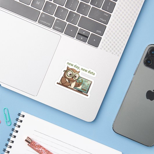 New Day New Data Sticker – Cute Owl for Analysts (Laptop mit iPhone)