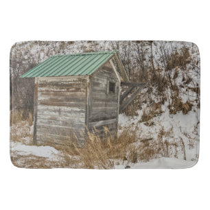 New Green Metal Roof on Outhouse Badematte