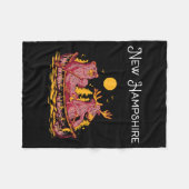 New Hampshire Shirt Funny Canoe Moose Elk Bear Lak Fleecedecke (Vorderseite (Horizontal))