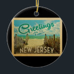 New Jersey Beach Ornament Vintage Travel<br><div class="desc">Dieses Greetings From New Jersey Vintage Postcard Design verfügt über einen Sandstrand mit einem schönen türkisfarbenen Ozean Wasser und über dem Meer,  einen blauen Himmel mit billigen weißen Wolken. Im Vintage Reisen Stil.</div>