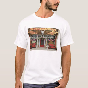 New Mexico, Cimarron. Cimarron Kunstgalerie, New T-Shirt