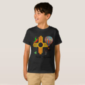 New Mexico Zia_ Chiles, Balloon, Roadrunner, Yucca T-Shirt (Vorne ganz)