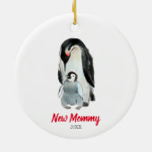 New Mommy Penguin Newborn Baby's First Christmas Keramik Ornament (Hinten)
