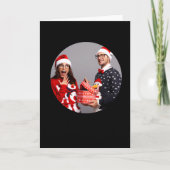 New Parents 2025 Christmas Photo T Shirt Karte (Vorderseite)