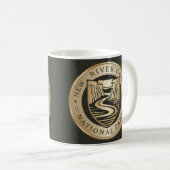 New River Gorge Nationalpark Golden Emblem Kaffeetasse (VorderseiteRechts)