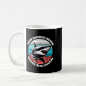 New Smyrna Beach_ Shark Bite Catal Graphic  Kaffeetasse (Links)