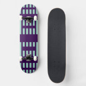 New Stylish Skateboard with Modern Stripe Pattern (Vorderseite)