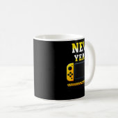 New Year 2026 Loading Gaming Controller New Years Kaffeetasse (VorderseiteRechts)