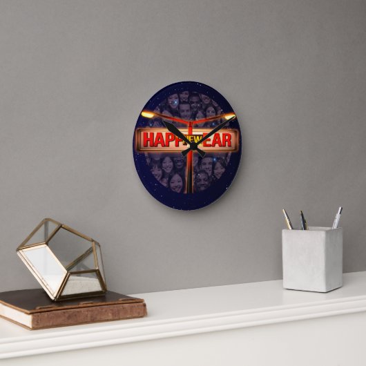 New Year Celebration : New Happiness: 31 December  Runde Wanduhr (Büro)