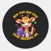 New Year New Same Awesome Me Giraffe Kids Runder Aufkleber (Vorderseite)