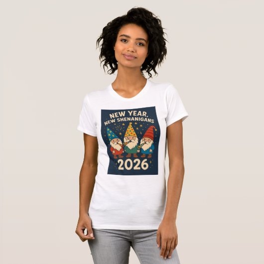 New Year, New Shenanigans 2026 Gnome Party Tee (Vorne ganz)