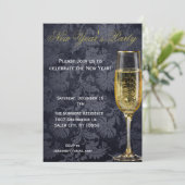 New Years Champagne Elegantes Schwarzes Party Einladung (Stehend Vorderseite)