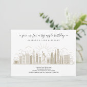 New York City Big Birthday Apple Party Gold Einladung (Stehend Vorderseite)