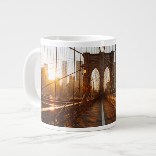 New York City Brooklyn Bridge Sunrise Jumbo-Tasse (Vorderseite Links)