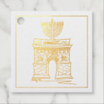 New York City Hanukkah Menorah Washington Square Geschenkanhänger<br><div class="desc">Auf dem Geschenktag findet sich eine originelle Marker-Illustration des Washington Square Arch in New York City, die mit einer Menorah für den jüdischen Urlaub in Hanukkah geschmückt ist. Dieses Design ist auch auf anderen Produkten verfügbar. Sehen Sie nicht, was Sie suchen? Brauchen Sie Hilfe bei der Anpassung? Kontaktieren Sie Rebecca,...</div>