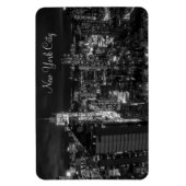 New York City Manhattan Skyline bei Nacht Magnet (Vertikal)