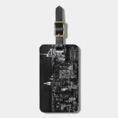New York City Night Skyline Gepäckanhänger (Vorderseite vertikal)