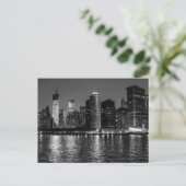 New York City Skyline bei Nacht Postkarte (Stehend Vorderseite)