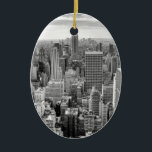 New York City Skyline Keramikornament<br><div class="desc">Schwarz-Weiß-Amerikanische Städte Kunstfotografie - New York City Manhattan Vintages Foto Image</div>