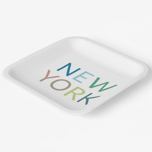 New York: Farbiger Text Pappteller (Gewinkelt)