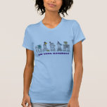 New York Hanukkah Chanukah NYC Jüdische Feiertage T-Shirt<br><div class="desc">Das Tee-Shirt ist mit einer originalen Feder-and-Tinte-Illustration verschiedener New Yorker Sehenswürdigkeiten versehen, die für die Feriensaison "gekleidet" sind. Perfekt für Hanukkah! Diese Chanukah Illustration ist auch auf anderen Produkten verfügbar. Sehen Sie nicht, wonach Sie suchen? Brauchen Sie Hilfe bei der Anpassung? Kontaktieren Sie Rebecca, um etwas für Sie entworfen zu...</div>