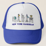 New York Hanukkah NYC Chanukah Happy Holidays Truckerkappe<br><div class="desc">Eine originelle Brien-and-Tinte-Illustration verschiedener New Yorker Sehenswürdigkeiten,  die für die Feriensaison "gekleidet" sind! Diese Chanukah Illustration ist auch auf anderen Produkten verfügbar. Sehen Sie nicht,  wonach Sie suchen? Brauchen Sie Hilfe bei der Anpassung? Kontaktieren Sie Rebecca,  um etwas für Sie entworfen zu haben.</div>