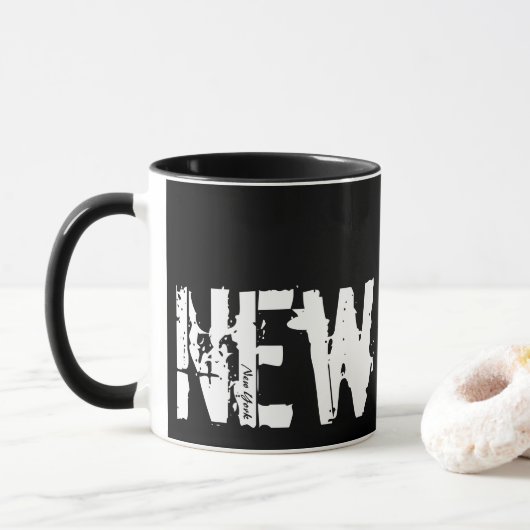 New York - Schwarz und Weiß im urbanen Stil Tasse (Mit Donut)