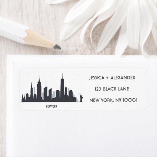 New York Skylin Silhouette Black Elegante Script L (Insitu)