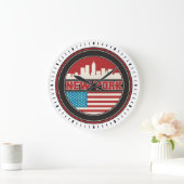 New York Skyline | Flagge der Vereinigten Staaten Große Wanduhr (Zuhause)