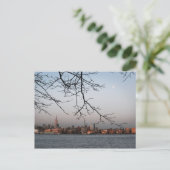 New York Skyline mit Moon Postkarte (Stehend Vorderseite)
