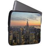 New- Yorkdämmerungs-Skyline Laptopschutzhülle (Vorne Rechts)