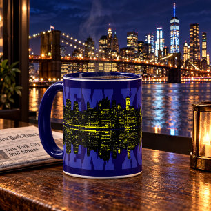 New Yorker Skyline bei Nacht Tasse