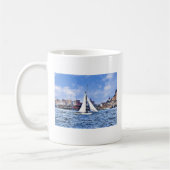 New Yorker Stadtansicht mit Segelboot Kaffeetasse (Links)