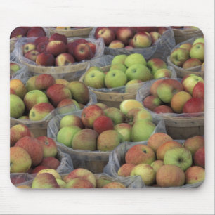 New Yorker State Macintosh-Äpfel in Körben Mousepad