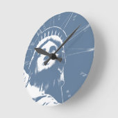New Yorker Uhrenstatue der Freiheitsmauer Runde Wanduhr (Winkel)