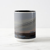 New- YorkSkyline mit Brooklyn-Brücke Zweifarbige Tasse (Mittel)