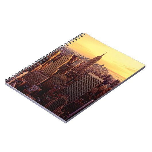 New Yorkskylinestadt mit Reich-Staat Notizblock (Linke Seite)