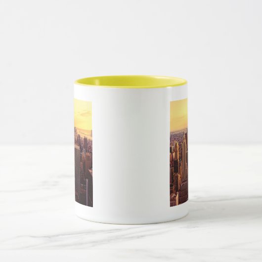 New Yorkskylinestadt mit Reich-Staat Tasse (Zentrum)