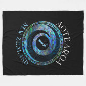 NEW ZEALAND PAUA KORU RINGS FLEECEDECKE (Vorderseite (Horizontal))