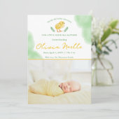 Newborn Spring Baby Photo Announcement With Chick Karte (Stehend Vorderseite)