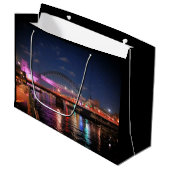 Newcastle bridges große geschenktüte (Vorderseite Schrägansicht)