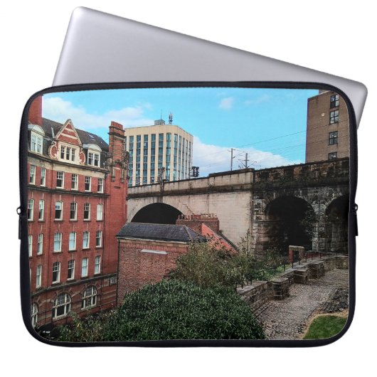 Newcastle-Gebäude Laptopschutzhülle (Vorderseite)
